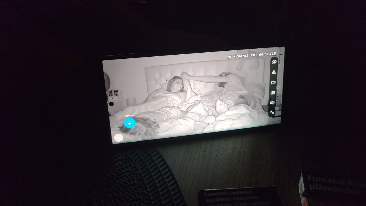 Dormim o noapte la Cornel in casa fara sa ne prinda !